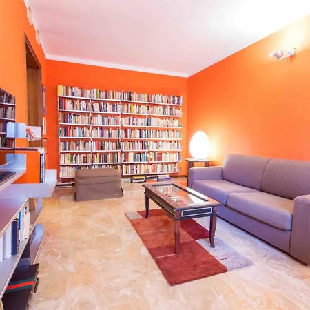 Art Painting With Canal View Apartament